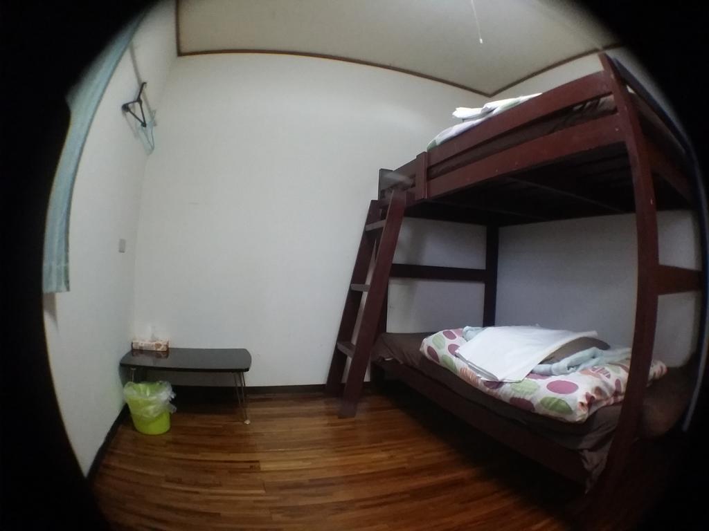 Guesthouse Base Okinawa Наха Экстерьер фото