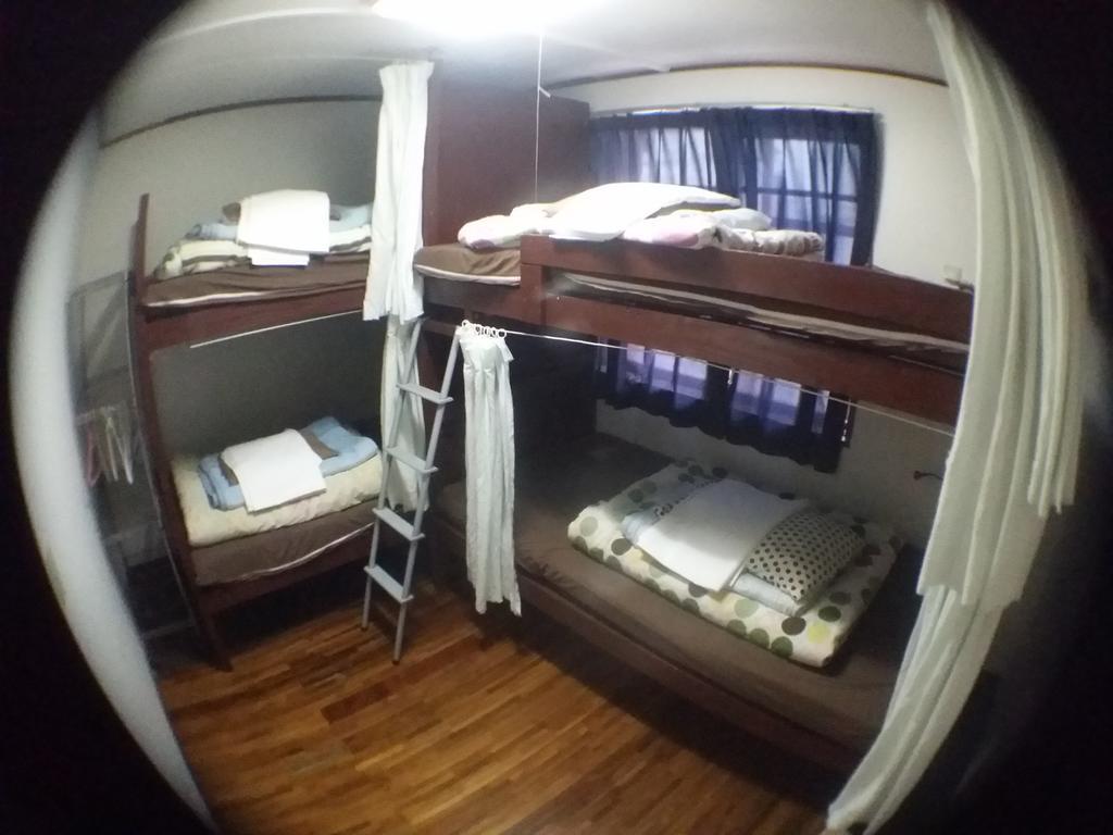 Guesthouse Base Okinawa Наха Экстерьер фото