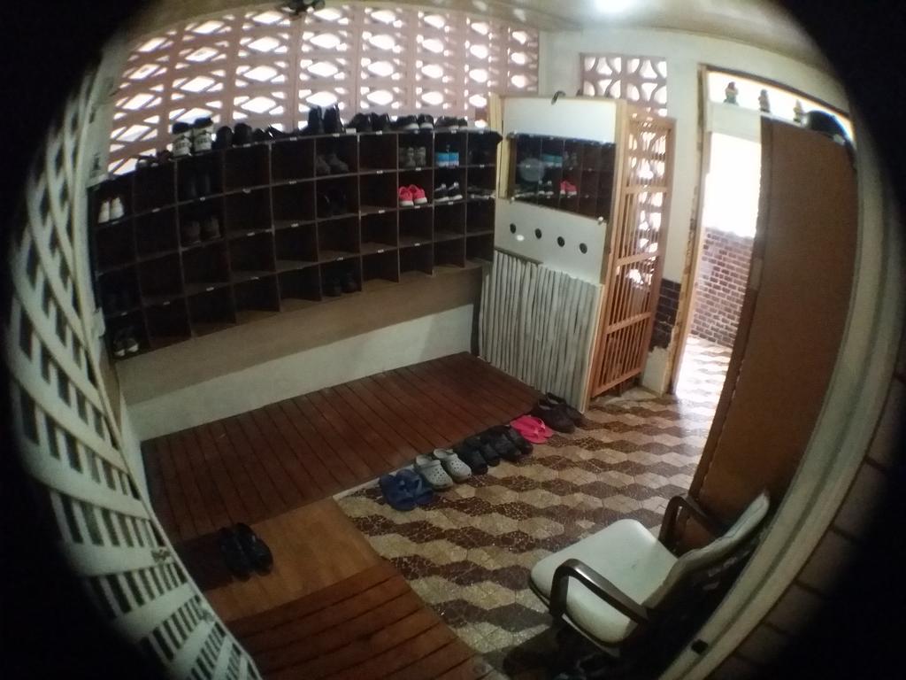 Guesthouse Base Okinawa Наха Экстерьер фото